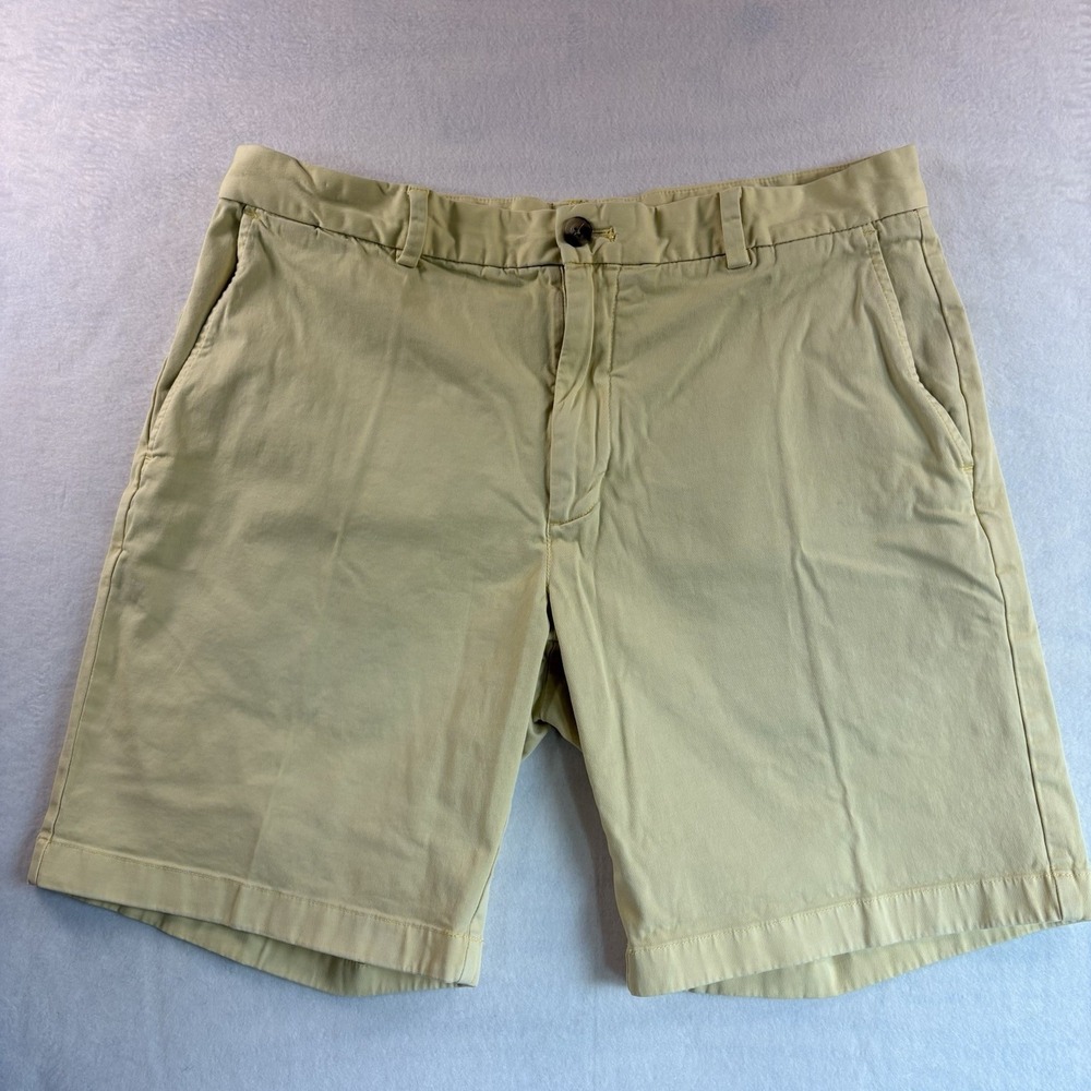 Vineyard Vines Breaker Shorts Mens 35 Yellow Chino 8.5" Inseam Flat Front Preppy
